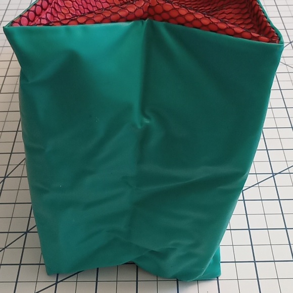 Lunch Tote Bag, Green and Red, Pre-owned - Picture 8 of 10